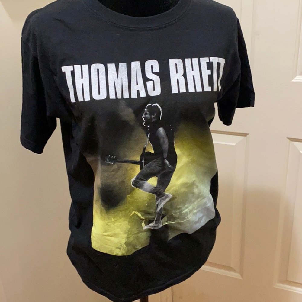Thomas Rhett tshirt size small